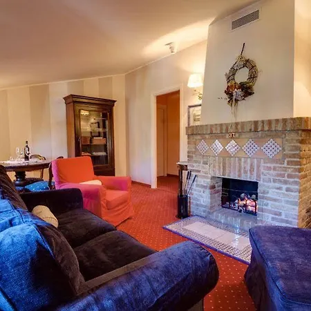 Hotel Ai Tardi Diano dʼAlba