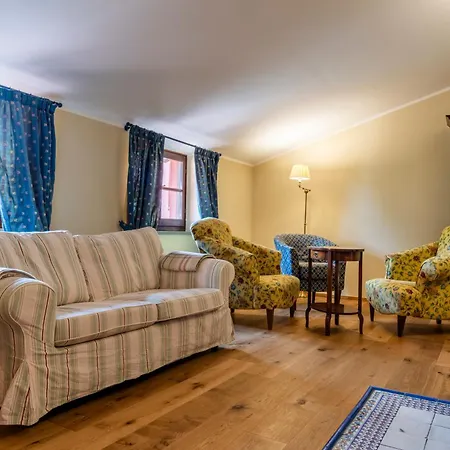 Ai Tardi Hotel 3*