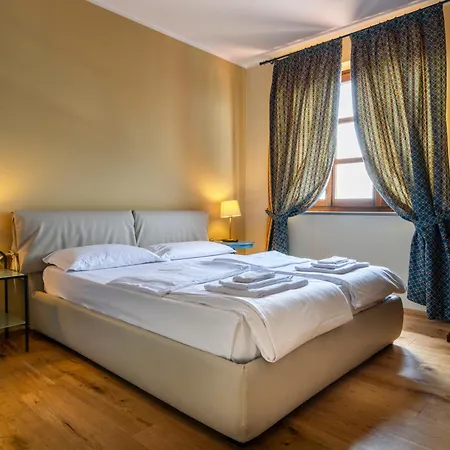 Hotell Ai Tardi Diano dʼAlba
