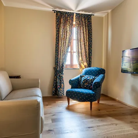 Ai Tardi Hotel