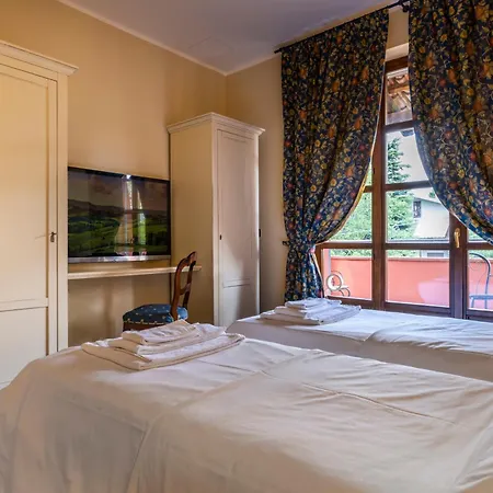 Ai Tardi Hotell 3*