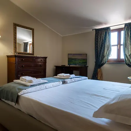 Ai Tardi Hotell 3*