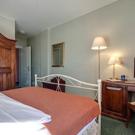 Ai Tardi Hotel