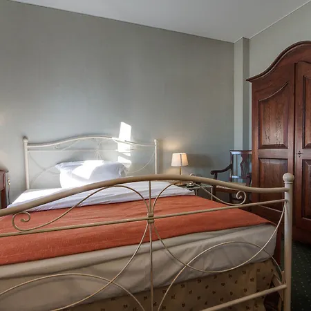 Hotell Ai Tardi