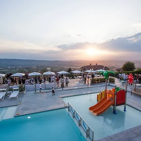 Ai Tardi Hotel